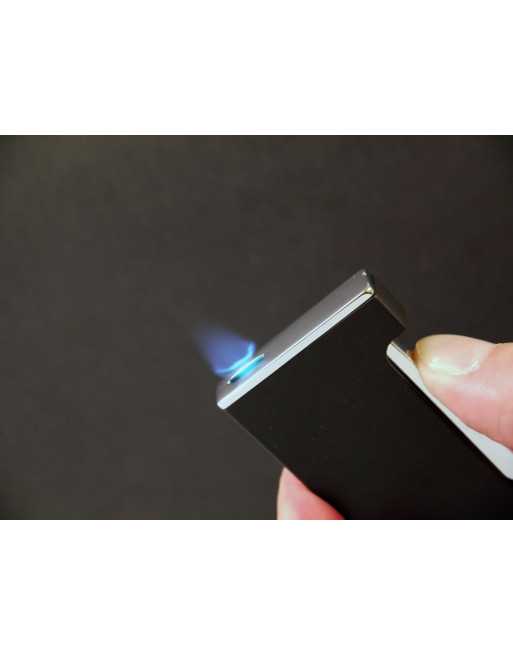 Jean Claude "Flat Flame" jet lighter sort...