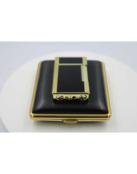 Pakketilbud med Jean Claude Flint Lighter "Dustin" Sort/Guld + Vom Hofe cigaretetui i sort/guld og ægte læder