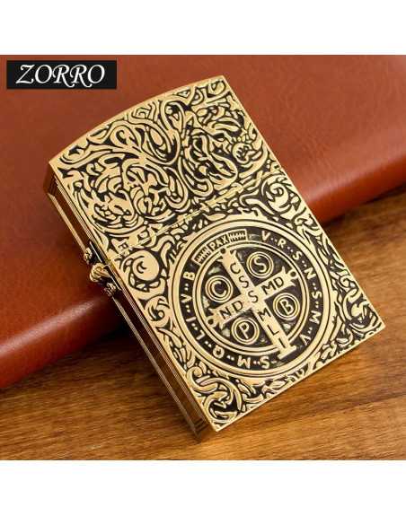 Constantine lighter i King Size filmstørrelse